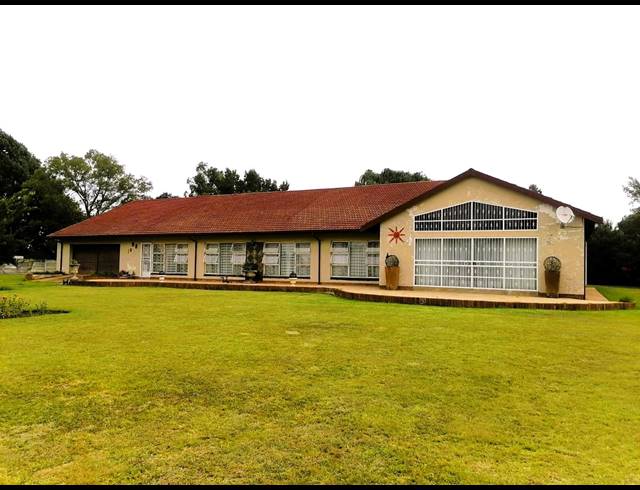 4 BEDROOM HOUSE FOR SALE IN SPAARWATER AH